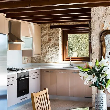 Sleeps 6 Pool Air Con Wifi *