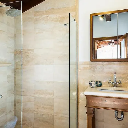 Vilă Sleeps 6 Pool Air Con Wifi Kalkan