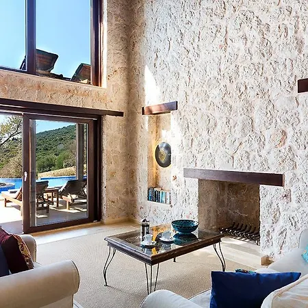 Sleeps 6 Pool Air Con Wifi فيلة كالكان