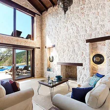 فيلة Sleeps 6 Pool Air Con Wifi كالكان